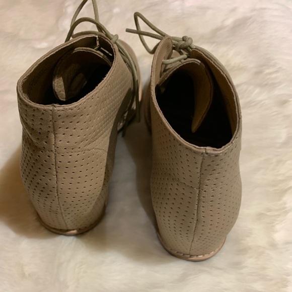 Matiko Leather Perforated Wedge lace up bo… - Picture 4 of 7